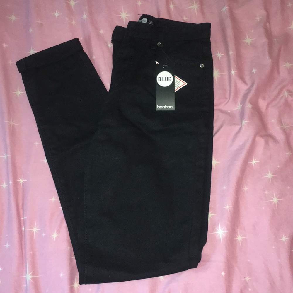 black cuffed mom jeans